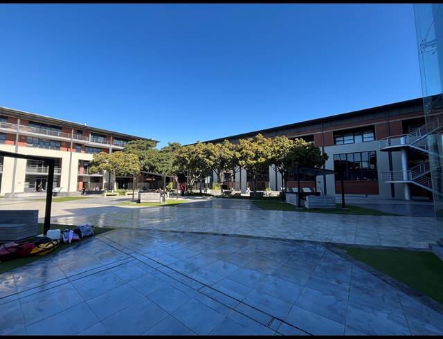 107M² OFFICE TO LET IN OBSERVATORY